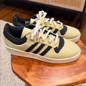 Adidas Men's Rivalry Low Cream and Black Sneakers
